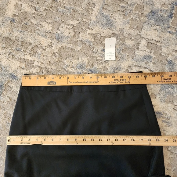 NWT Banana Republic Wool Black Skirt. Women's size 8 Tall. - Picture 5 of 14
